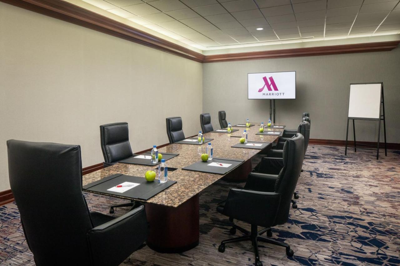 Indianapolis Marriott East Hotel Eksteriør billede