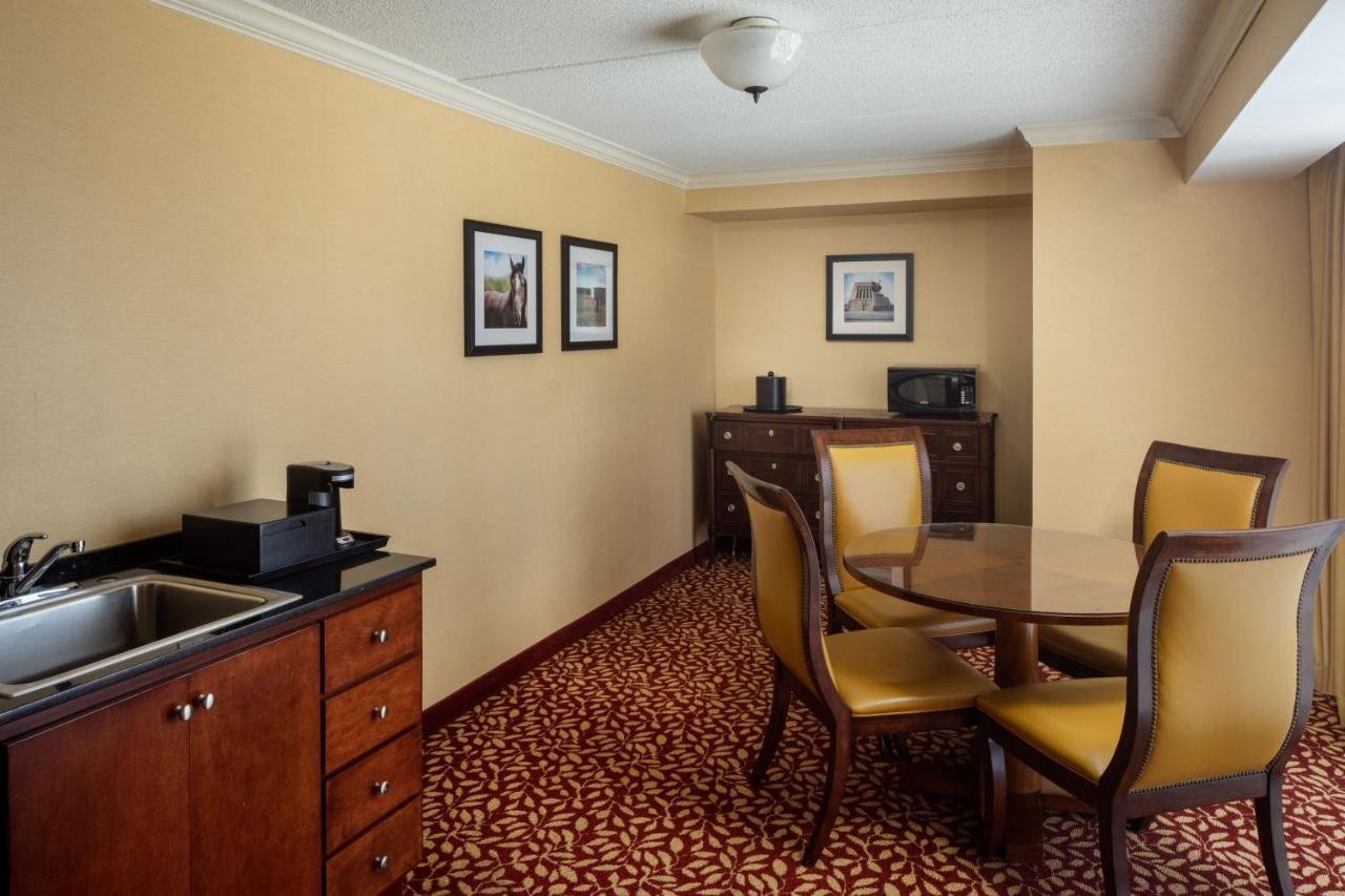 Indianapolis Marriott East Hotel Eksteriør billede